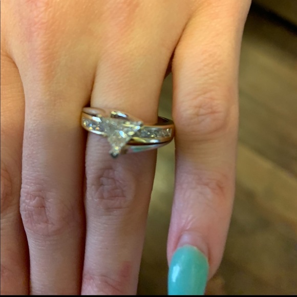 Ring - Picture 3 of 3